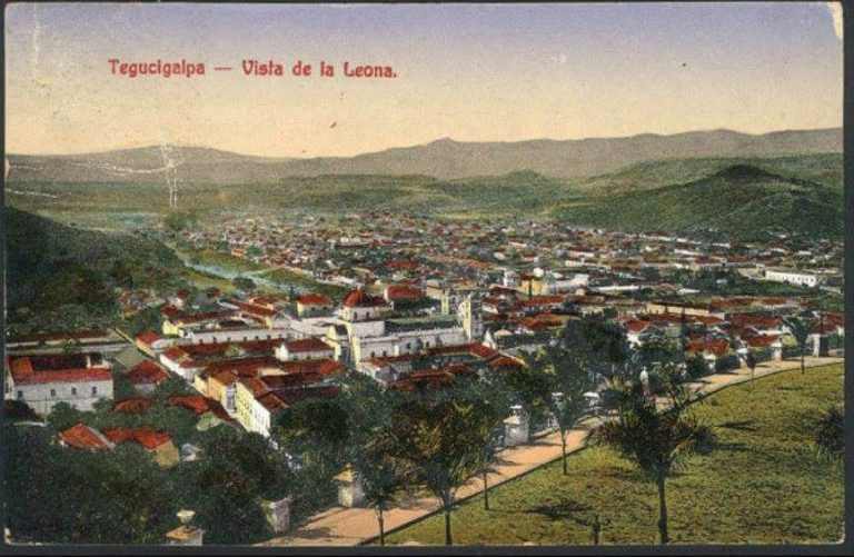 Vista de Tegucigalpa, desde el parque Manuel Bonilla de La Leona. 