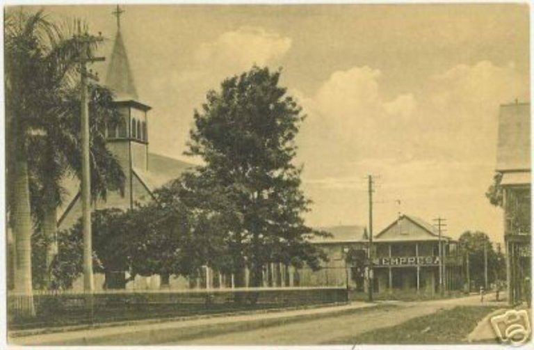 Interesante fotografía de la antigua iglesia católica de San Pedro Sula en los años 30´s.